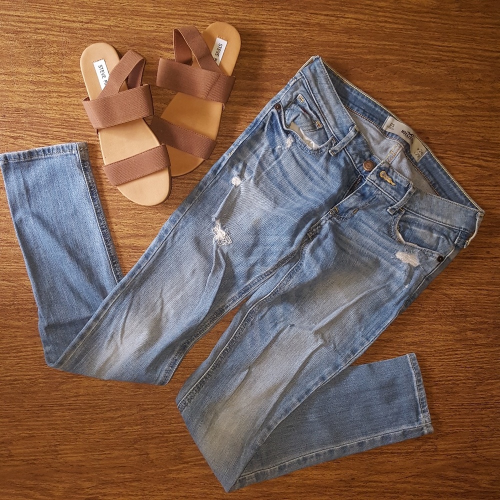 Hollister low rise distressed skinny jeans